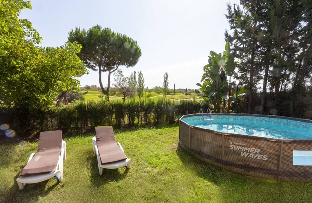 Villa on golf course with pool in Seville/golf course villa with pool