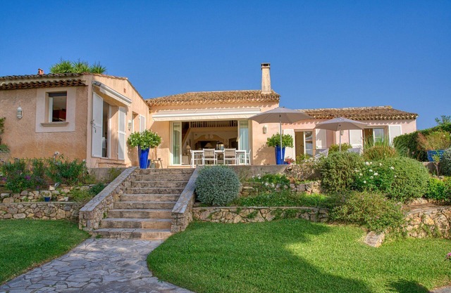 Villa On The Beach Road
