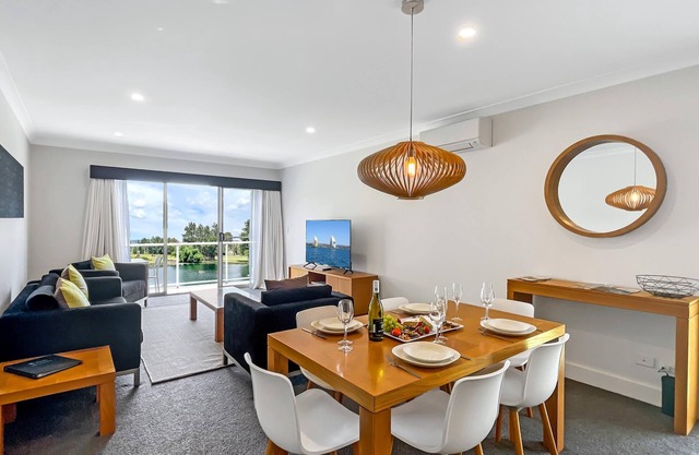 Villa on the Green - Designer 2 bedroom, 2 bathroom villa at Rydges Resort