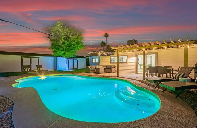 Villa on Virginia|2 Masters|Pool & Hottub|Sleeps 10