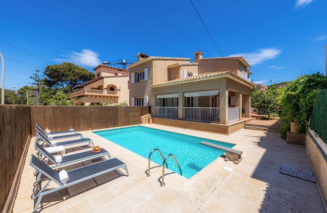 Villa "Paca" with Pool, Air Conditioning, Fireplace, Wi-Fi & Garden
