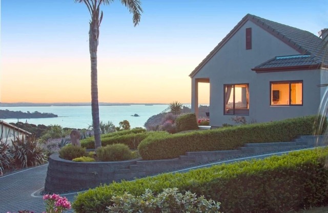 Villa Pacifica 2bdrm Apartment: Free car/transfers