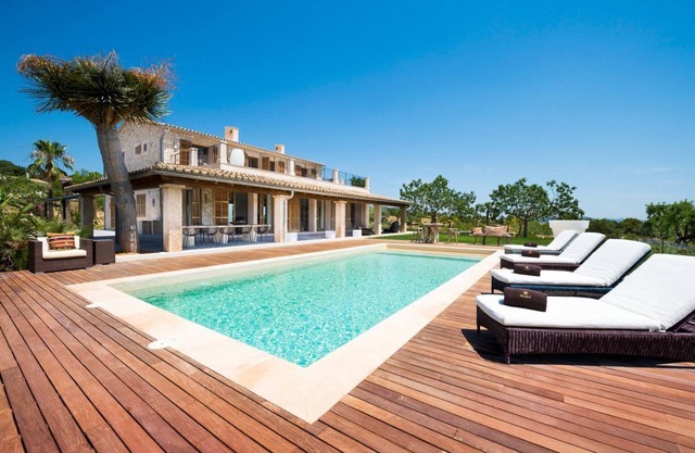Villa Palmira - Five Bedroom Villa, Sleeps 10