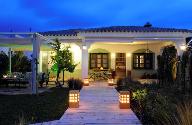 Villa Parra - A jewel first line to the beach