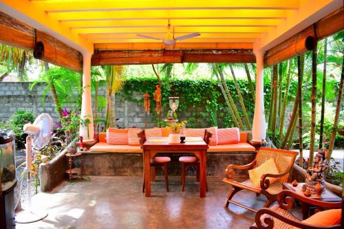 Villa Prias by Amrea