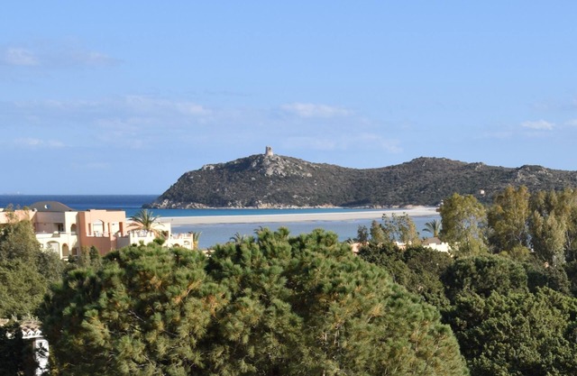 Villa roundabout, Notteri Porto Giunco