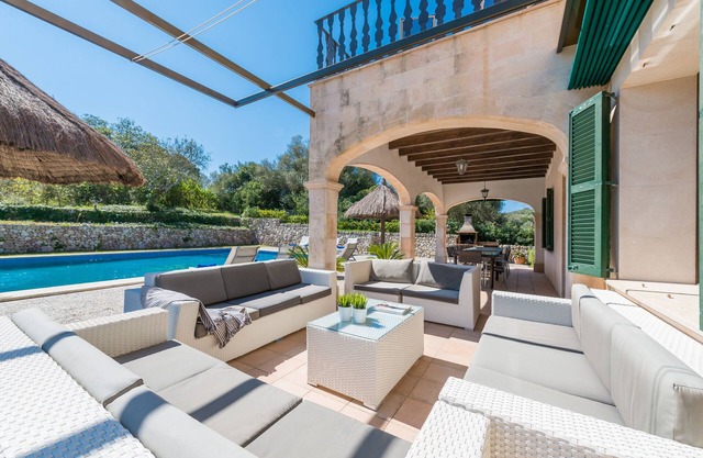 Villa rural SA SINIA for 12 people just 15 minutes from the beach.