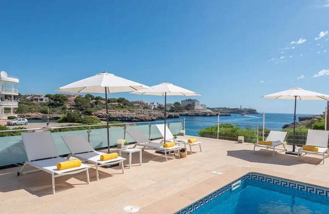 Villa Sa Caleta front the sea with spa (extra)