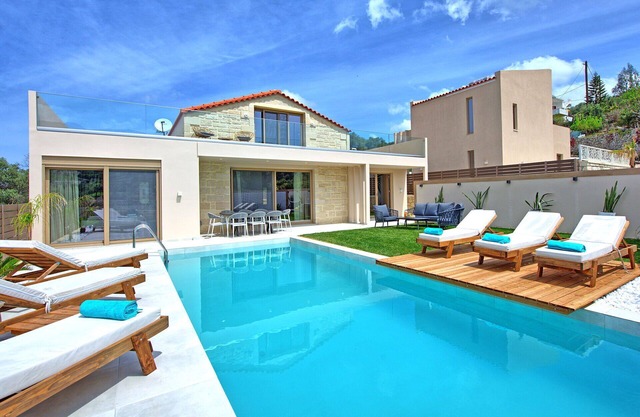 Villa Silentium Evilia – Vacation villa with private pool in Argyroupoli, Crete