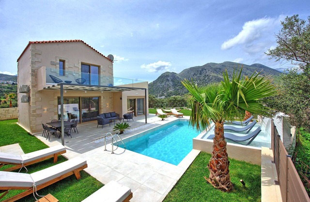 Villa Silentium Olia – Vacation villa with private pool in Argyroupoli, Crete
