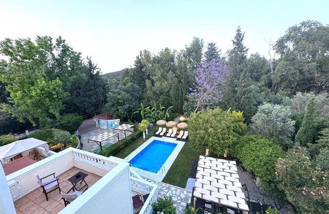 Villa Small Paradise with private pool , Jacuzzi , BBQ ,garden and privacy