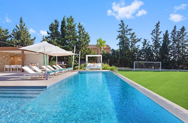 VILLA SON SET with pool and gym