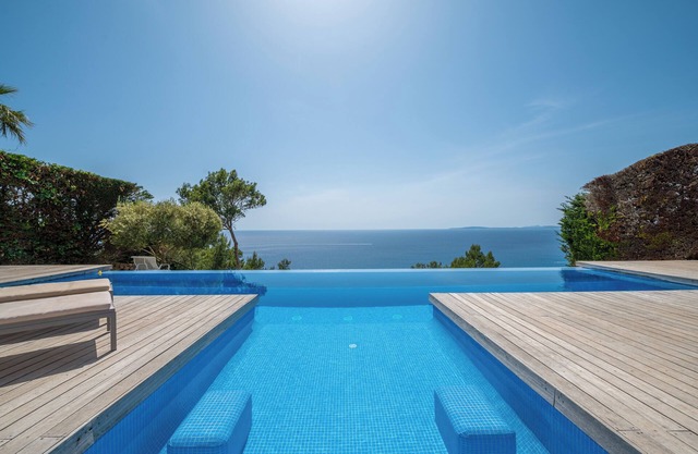 Villa Spa Beachfront Pool - Herce Property