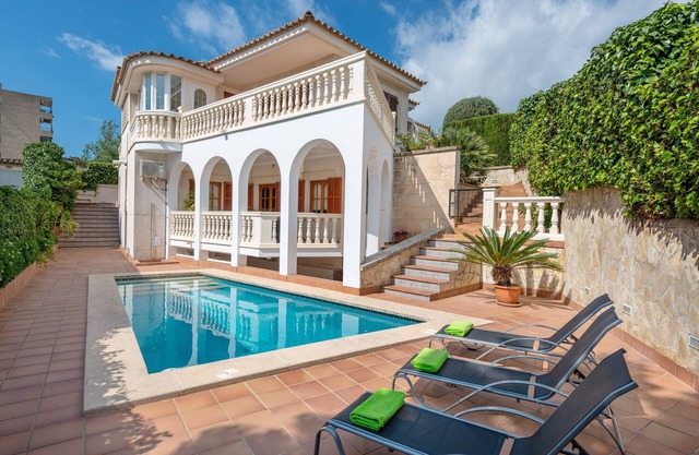 Villa Teulera - Four Bedroom Villa, Sleeps 5