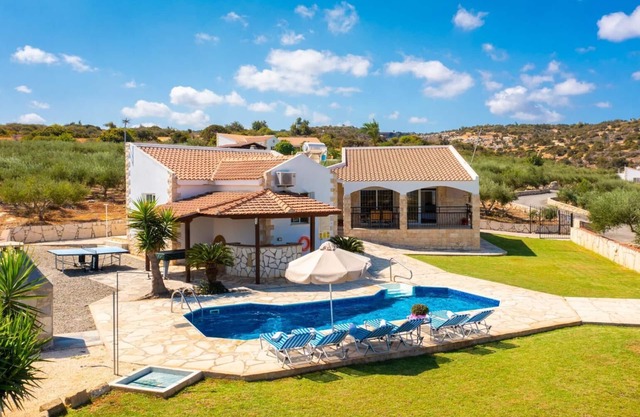 Villa Thea - Three Bedroom Villa, Sleeps 6