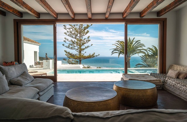 Villa 'TheCUBE' with Sea Views, Wi-Fi, and Air Conditioning