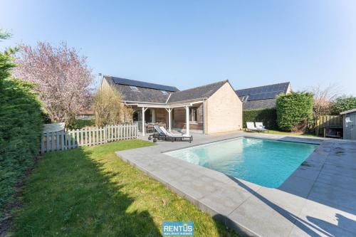 Villa T’Uzetje – villa with pool in Oostduinkerke