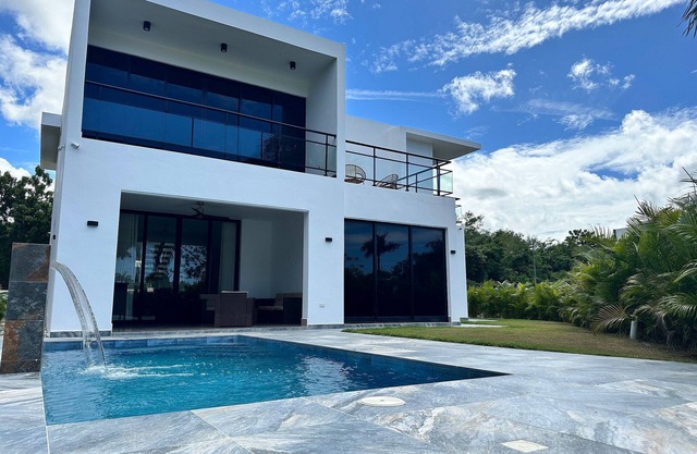 Villa Valdivia, Serene Retreat w/Private Pool, Nueva Romana