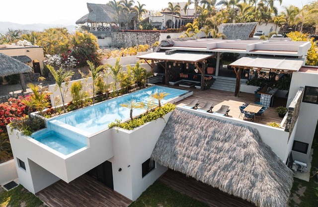 "Villa Vistancia" Newly Constructed Modern Luxury 5BR/6BA Villa near Sayulita