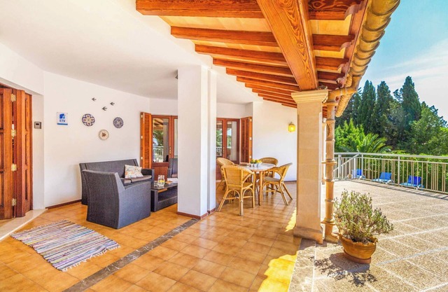Villa Voltor Cinco - This villa has table tennis, private pool & A/C