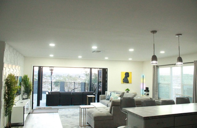 Villa w EV Charge, HotTub, Grill, Bar, RV Parking 29 Palms Downtown, Joshua Tree