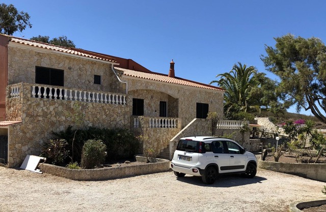 Villa with pool for 8 (10) people in the West Algarve, completely renovated in 2024