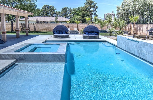 Villa with 1/2 acre oasis