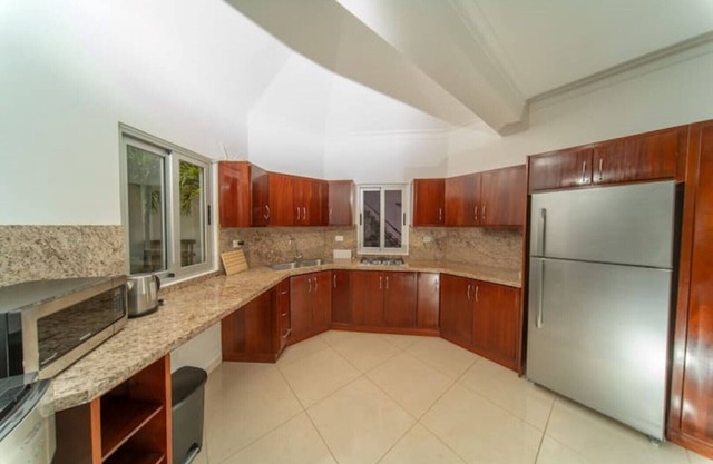 Villa with pool and whirlpool 2 min. from the Atlantic Ocean