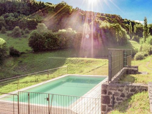 Villa with Pool & Views in Sérilhac