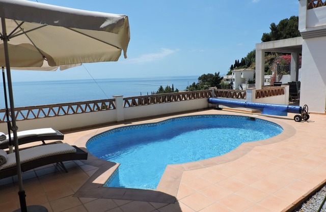 Villa with stunning sea views and private pool