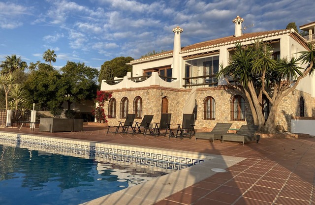 Villa with superb sea view and swimming pool