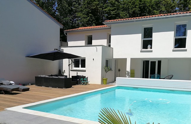 Villa with swimming pool between Lyon and Beaujolais