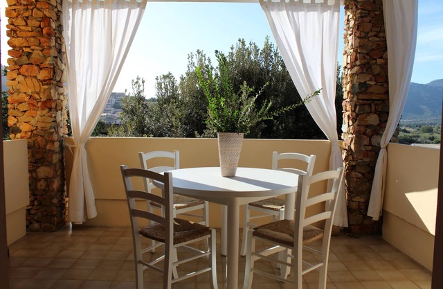 Villasimius - Bright and comfortable apartment Reg. RegionaIe I. U.N. P 2864