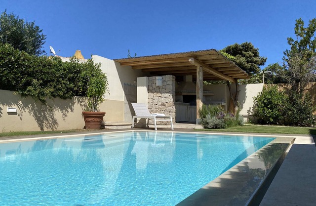 Villassimius loc. Campulongu Villa with swimming pool 350 meters from the beach