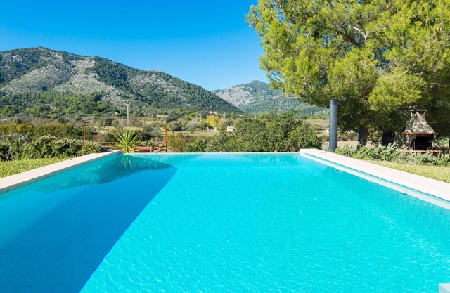 VILVAL Finca for 4 with pool in Moscari