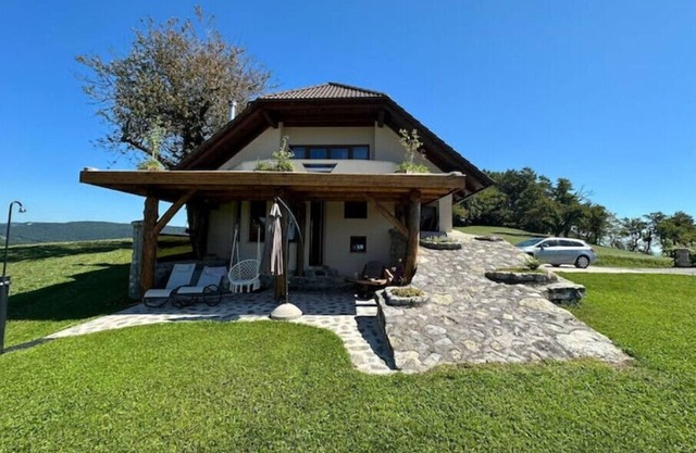 Vineyard Chalet With Jacuzzi and Sauna for FREE