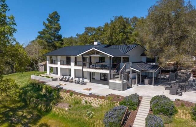 Vineyard House at Oak & Vine