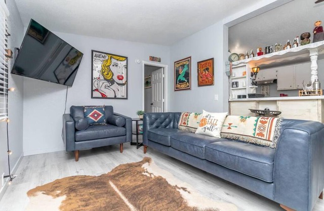 Vintage Eclectic Home Near Sacramento Airport