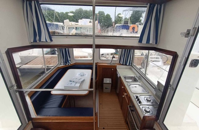 Vintage Houseboat with Terrace - Sleeps 7