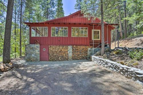 Vintage Pines Cabin