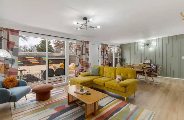 Vintage Vibes~King Beds~Pool~Big Yard~Expo