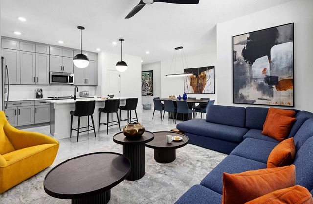 Violet's Vista | Luxe home next to Universal w/spa pool, grand LR/DR, themed BR