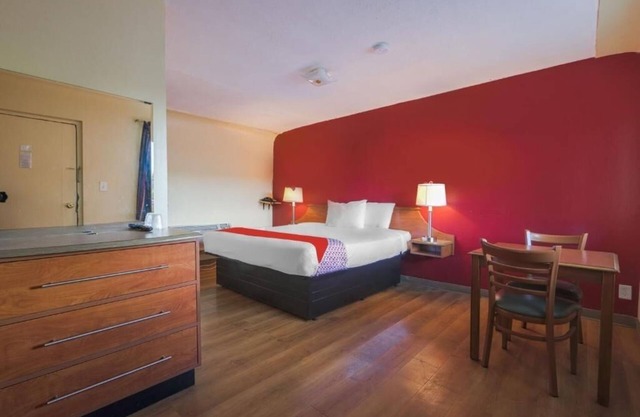 Visit Loghurst Museum with Pet Access and a Quiet Hotel Room