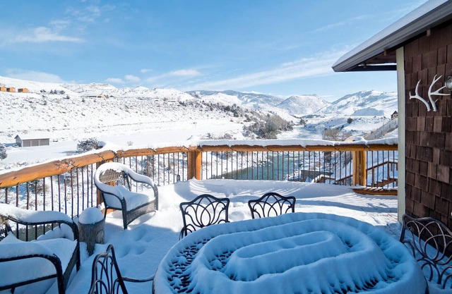 Visit Yellowstone with a Private Guide - Come Home to an Amazing River View