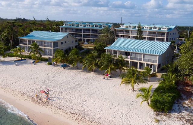 Vitamin Sea - Beachfront and ground floor at Coral Bay