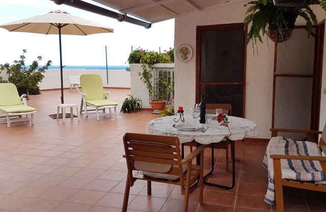 Vivelorural ático y terraza en El Risco de Agaete
