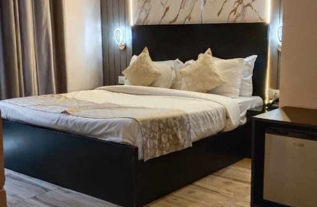 Vrindavan Stays Sunrakh Bangar