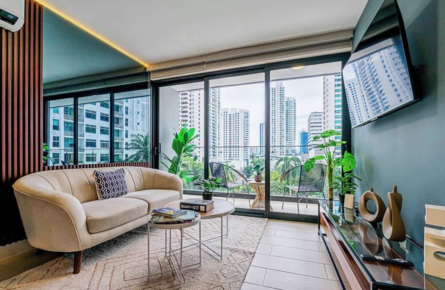 w* | Bright 1BR w/Private Balcony in San Francisco