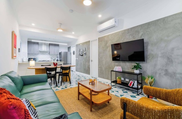 w* | Charming 1BR in Santa Ana’s Best Area