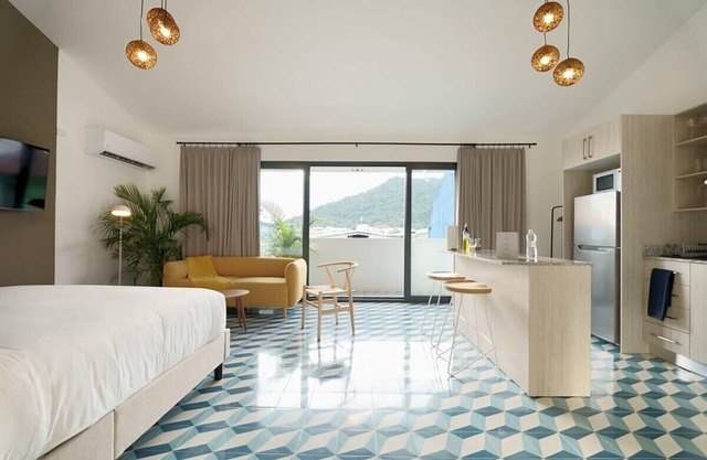 w* | Magical Loft in Santa Ana